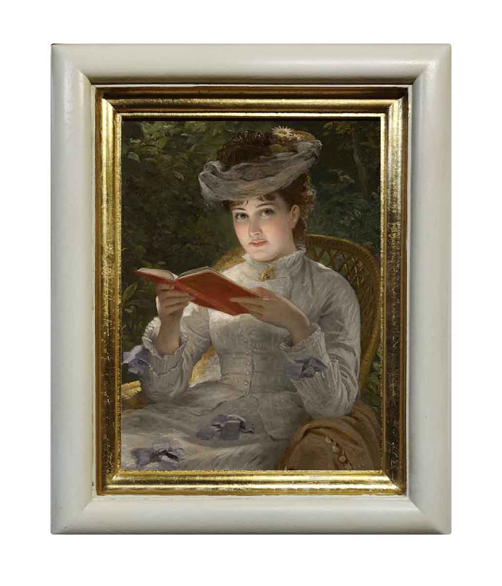 Девушка с книгой